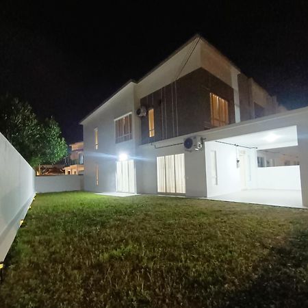 Bungavilla Resthouse Sendayan Port Dickson Exterior foto